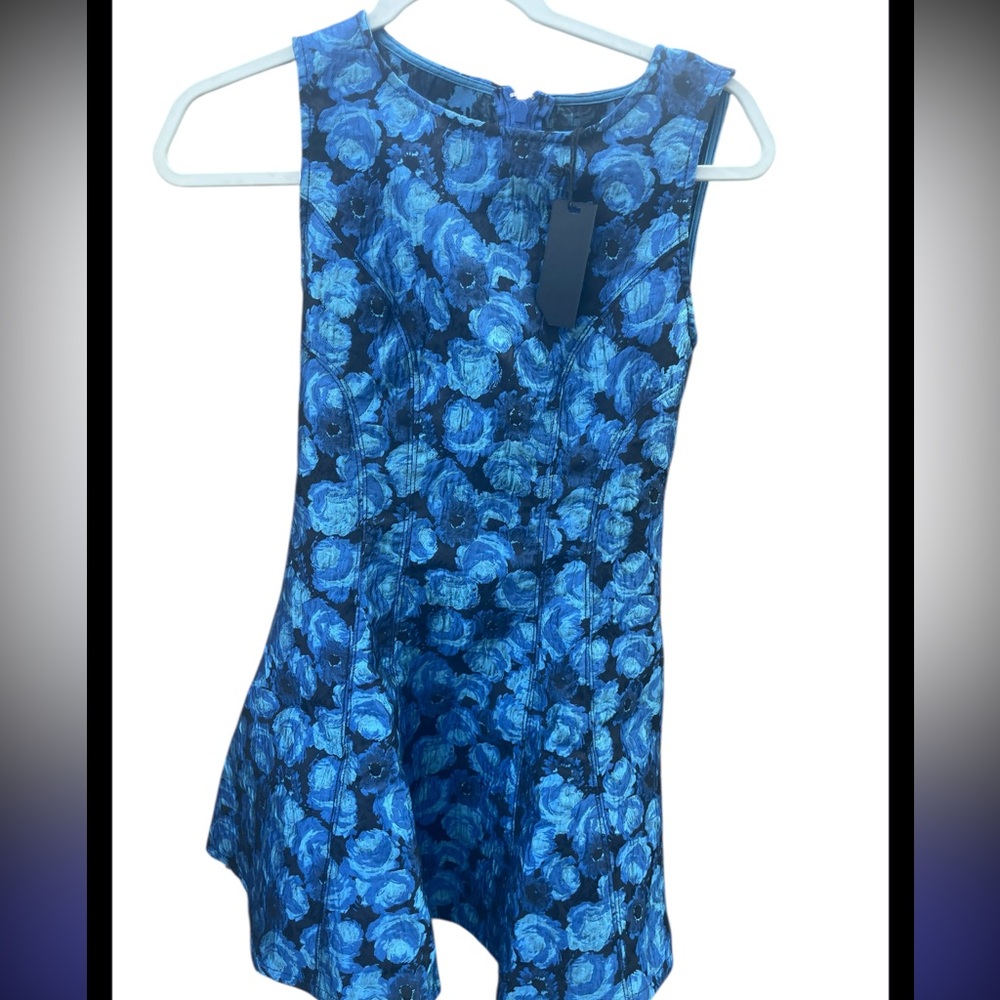 NWT Honey Punch Blue Floral Sleeveless Dress Size‎ Small